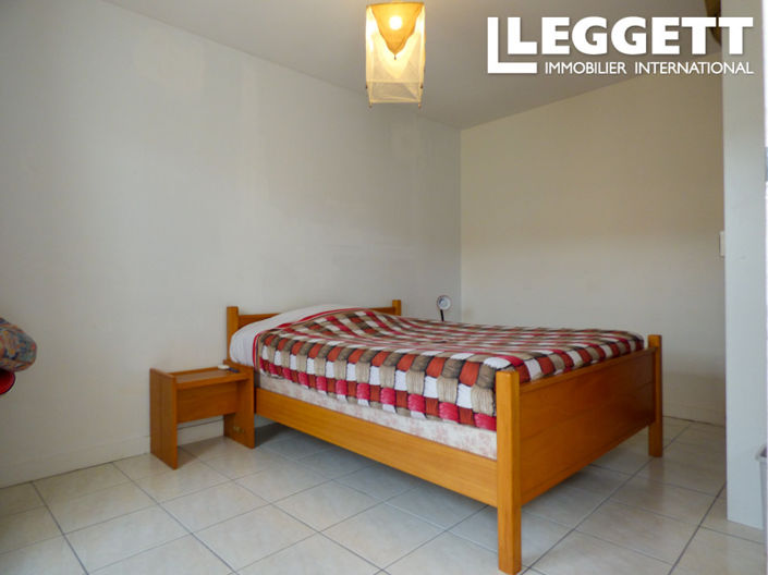 Image No.6-4 Bed House for sale