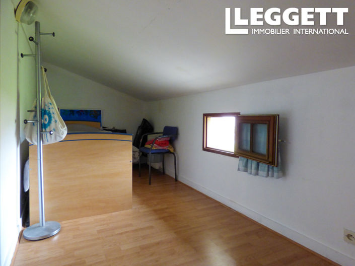 Image No.8-4 Bed House for sale