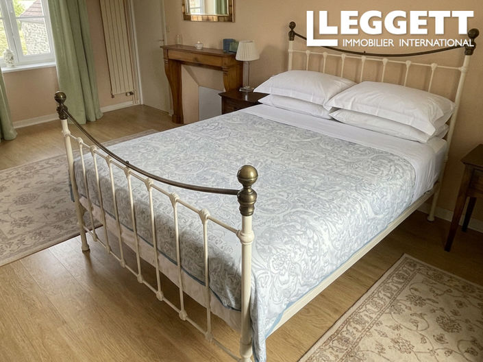 Image No.8-4 Bed House for sale