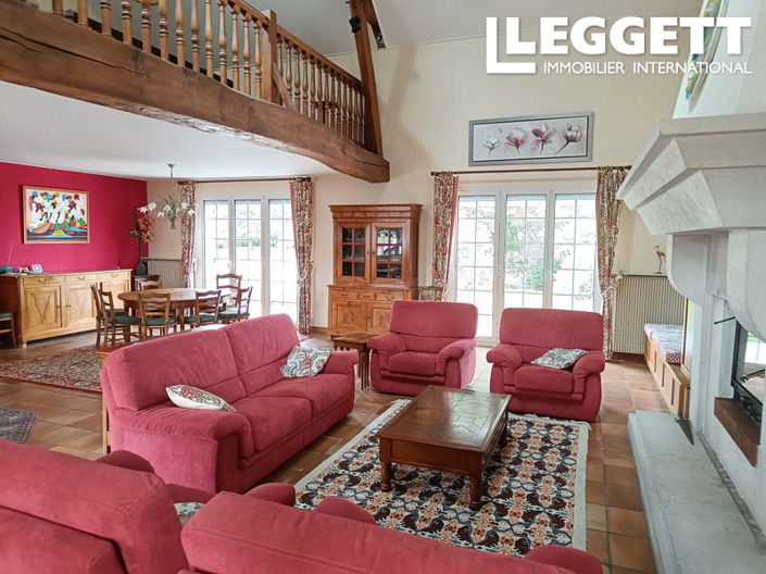 Image No.6-6 Bed House for sale