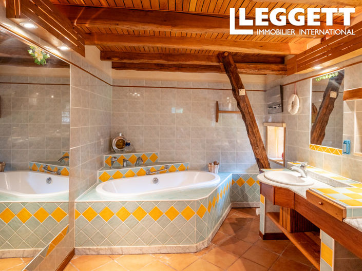 Image No.7-6 Bed House for sale