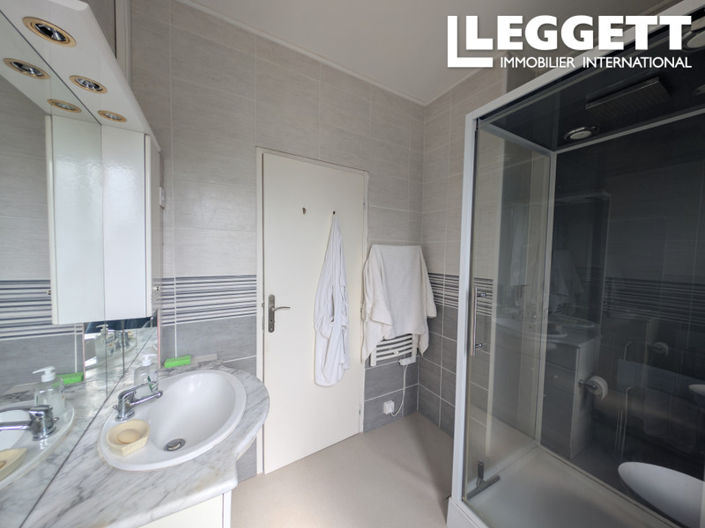 Image No.6-2 Bed House for sale