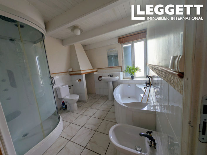 Image No.8-3 Bed House for sale