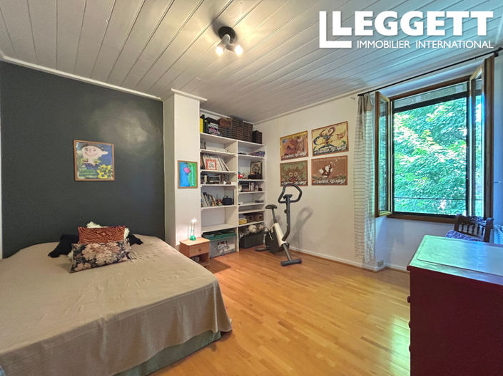 Image No.6-4 Bed House for sale
