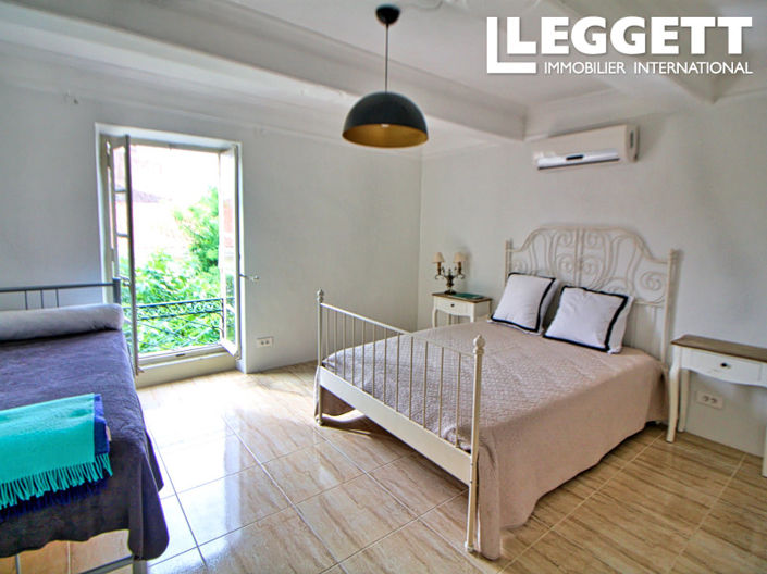 Image No.8-3 Bed House for sale