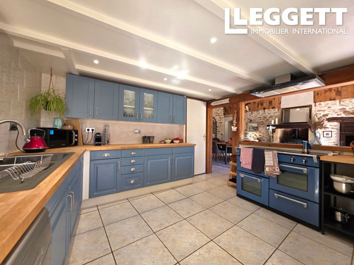 Image No.3-3 Bed Commercial for sale