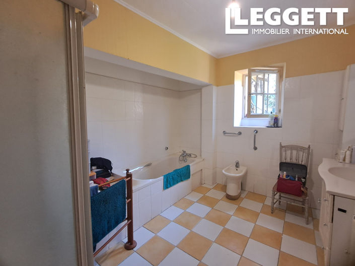 Image No.10-5 Bed House for sale