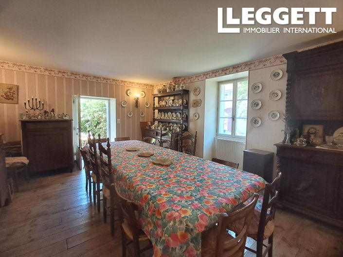 Image No.3-5 Bed House for sale