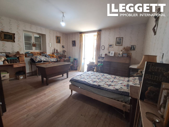Image No.6-5 Bed House for sale
