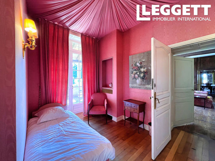 Image No.10-13 Bed House for sale