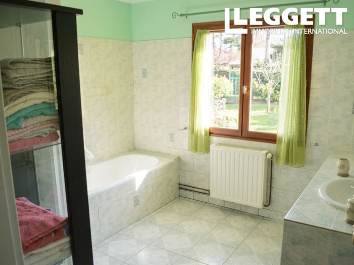 Image No.10-4 Bed House for sale