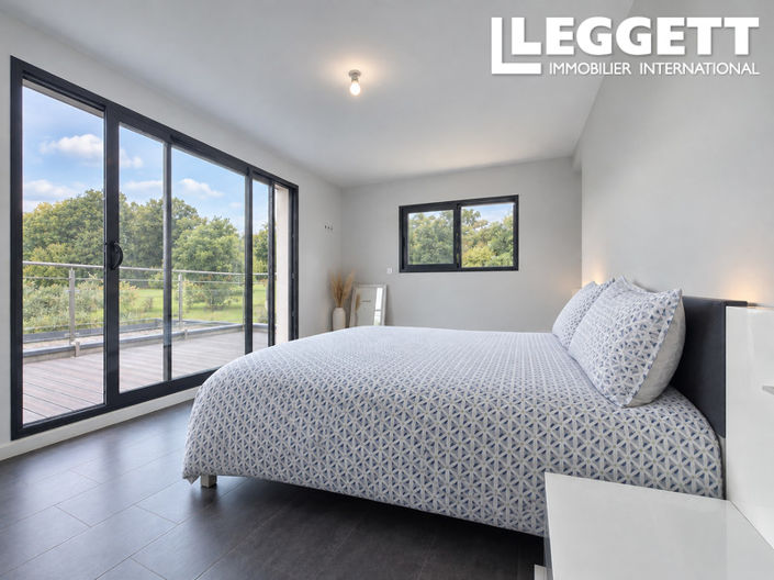 Image No.7-3 Bed House for sale