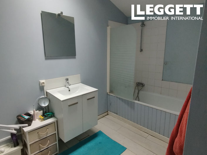 Image No.10-2 Bed House for sale
