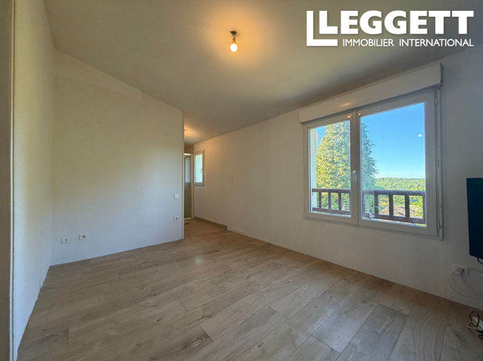 Image No.6-4 Bed House for sale