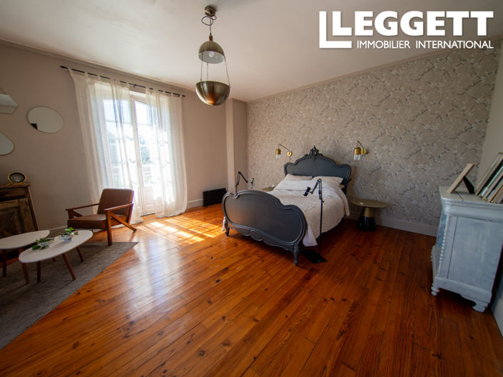 Image No.7-5 Bed House for sale