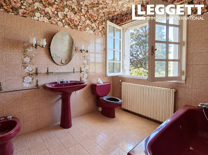 Image No.8-7 Bed House for sale