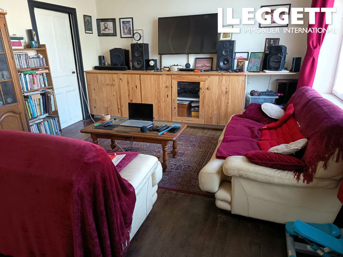 Image No.2-4 Bed House for sale