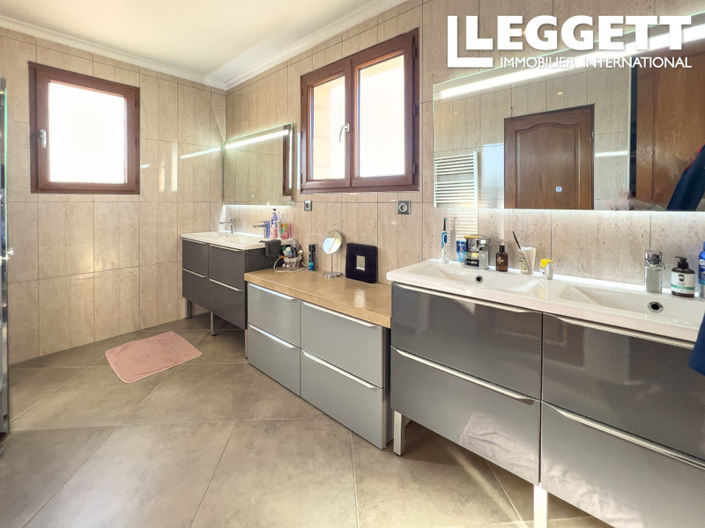 Image No.7-4 Bed House for sale
