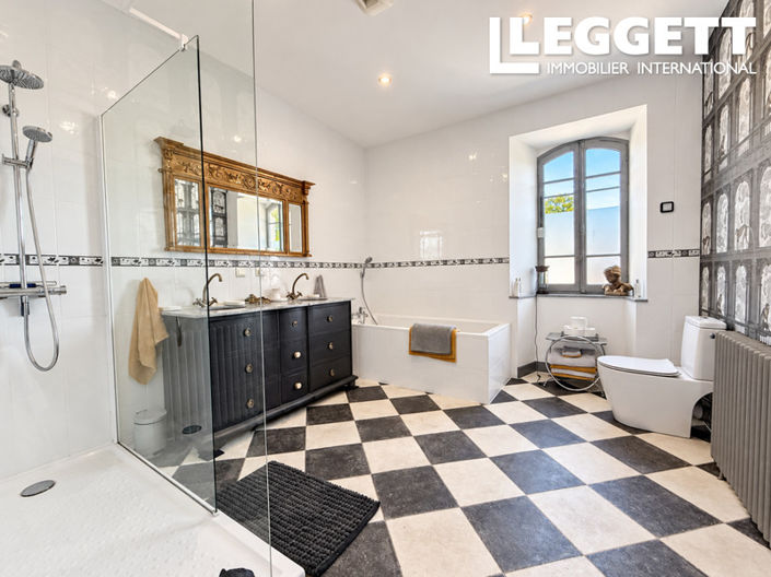 Image No.10-7 Bed House for sale