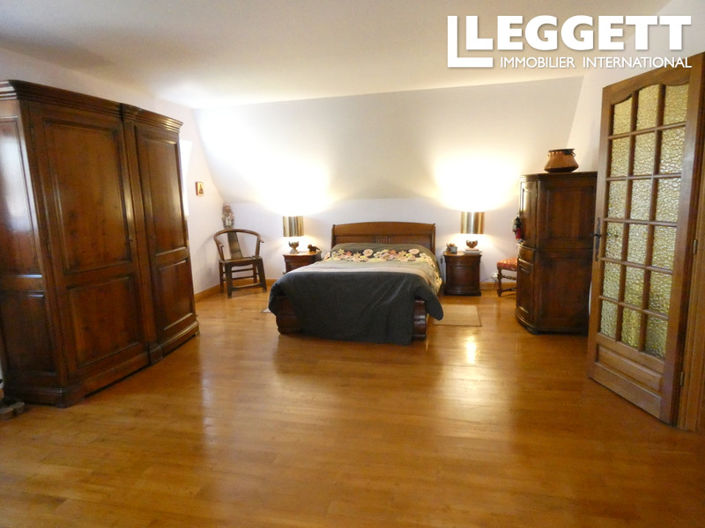 Image No.4-2 Bed House for sale