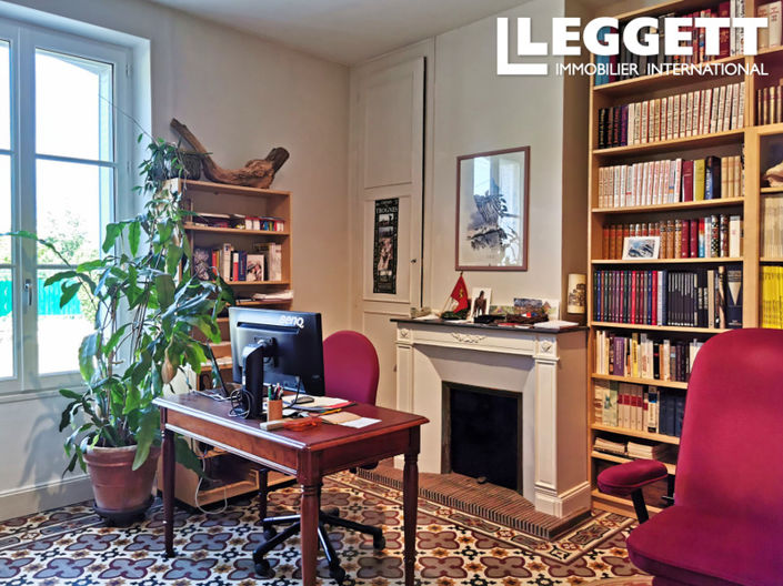 Image No.4-7 Bed House for sale