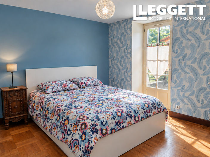 Image No.6-3 Bed House for sale