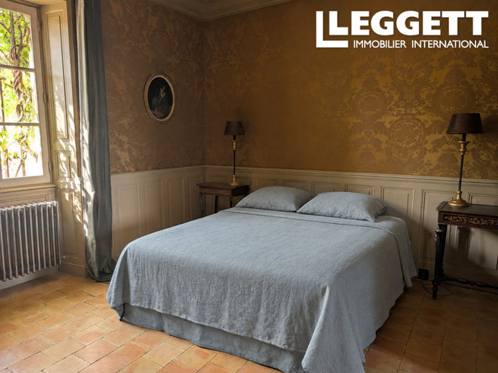 Image No.7-6 Bed Chateaux for sale
