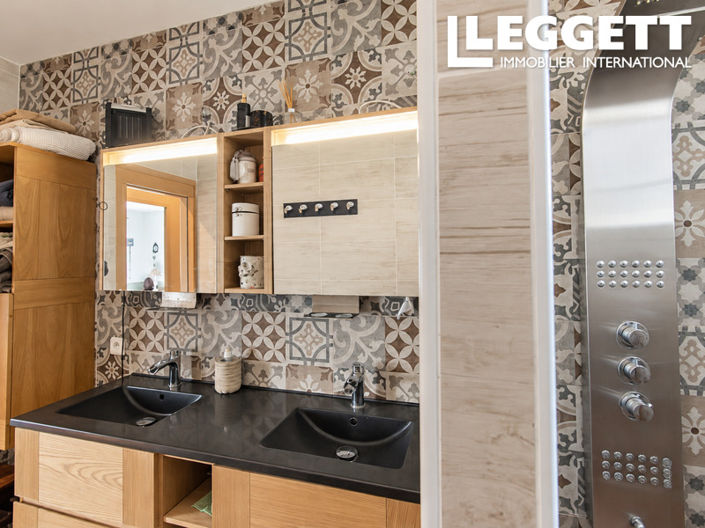 Image No.9-3 Bed House for sale