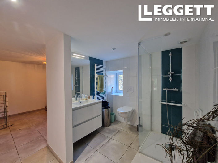 Image No.10-5 Bed House for sale