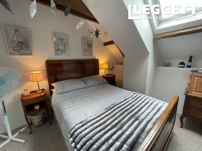 Image No.8-4 Bed House for sale