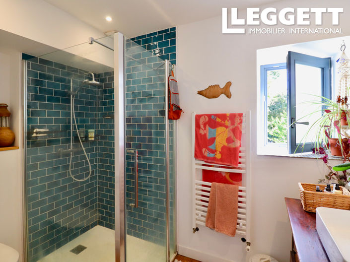 Image No.8-2 Bed House for sale