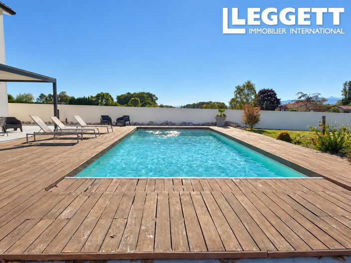 Image No.2-5 Bed House for sale
