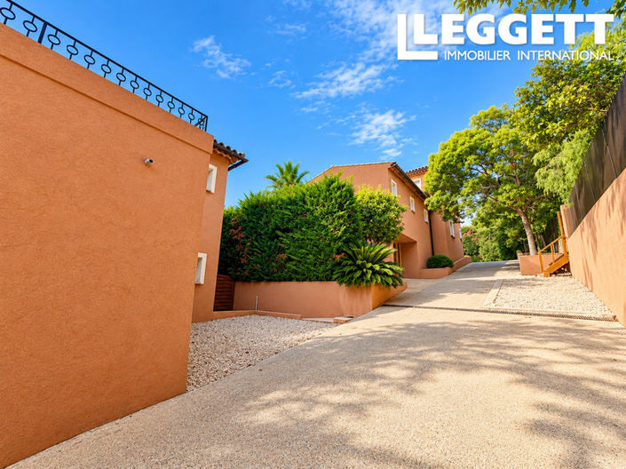 Image No.2-5 Bed House for sale