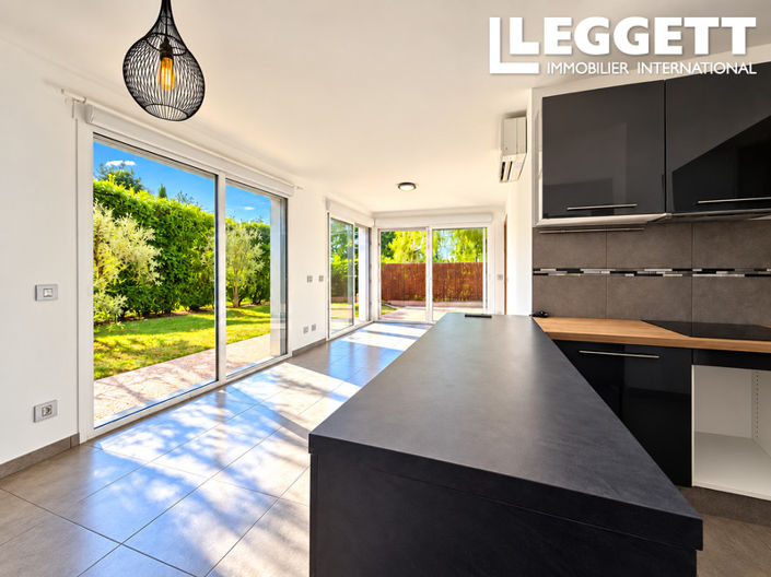 Image No.5-5 Bed House for sale