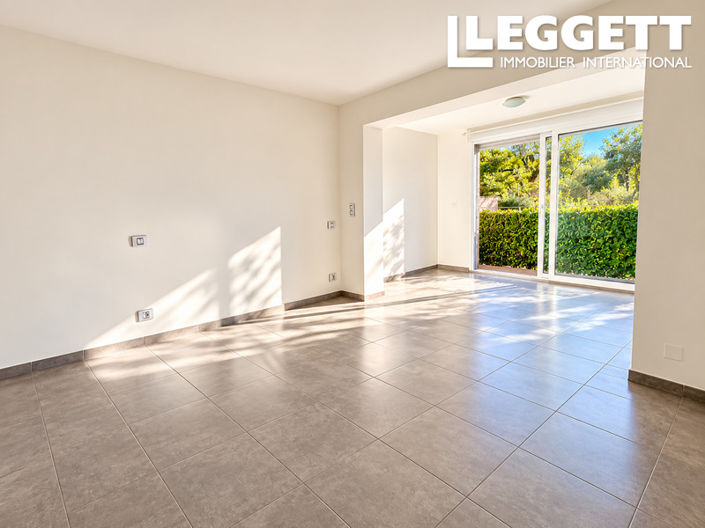 Image No.7-5 Bed House for sale