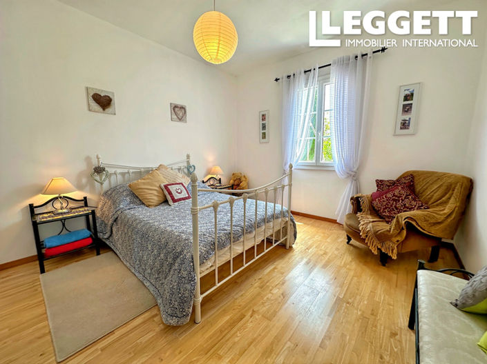 Image No.10-5 Bed House for sale