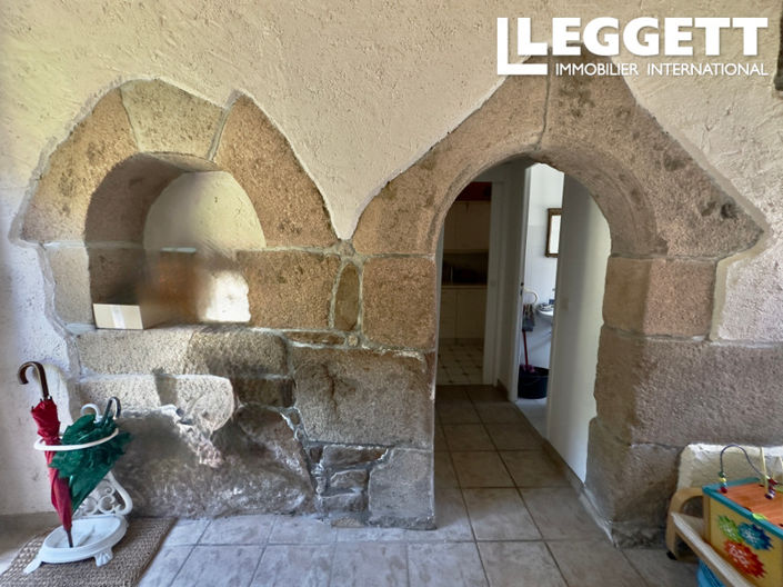 Image No.7-7 Bed House for sale