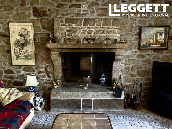 Image No.8-7 Bed House for sale