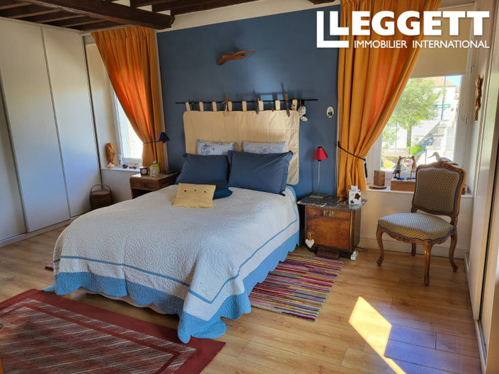 Image No.3-4 Bed House for sale