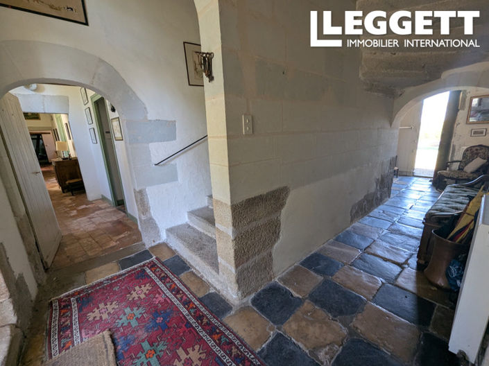 Image No.9-8 Bed Chateaux for sale