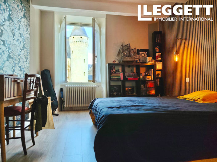 Image No.6-5 Bed House for sale