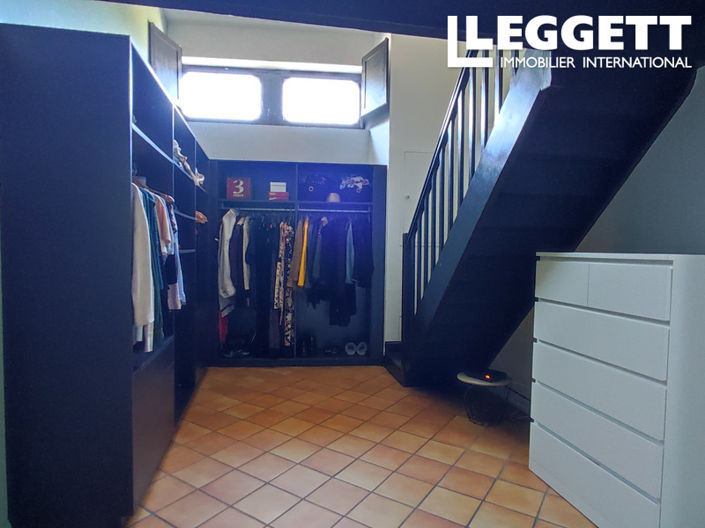 Image No.6-3 Bed House for sale