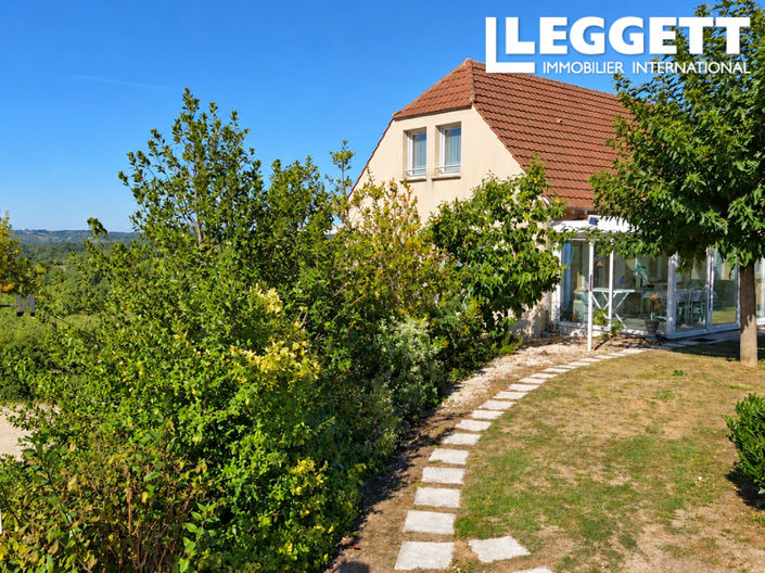 Image No.10-5 Bed House for sale