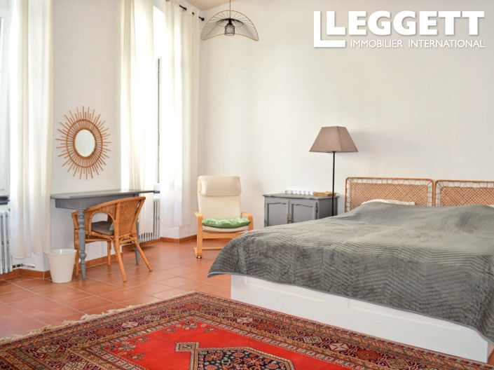 Image No.7-7 Bed House for sale
