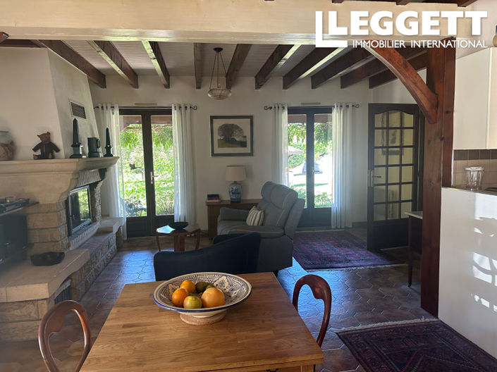 Image No.2-4 Bed House for sale