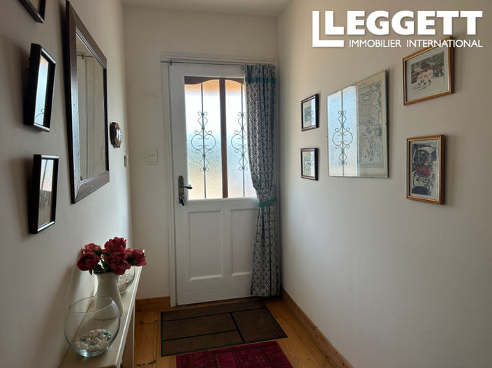 Image No.9-2 Bed House for sale