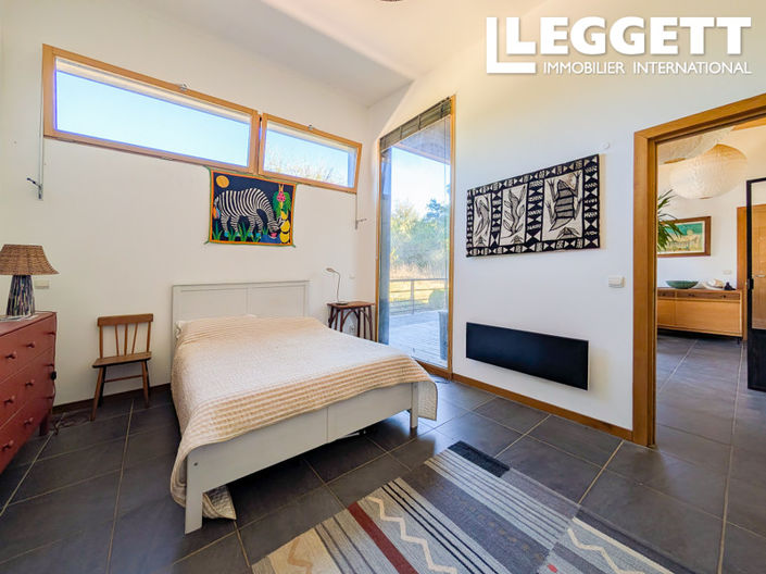 Image No.9-3 Bed House for sale