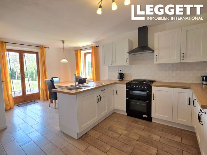 Image No.7-5 Bed House for sale