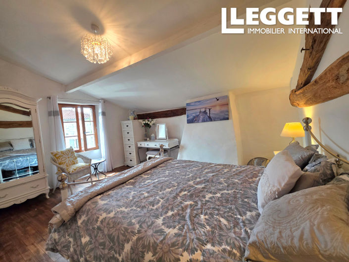 Image No.8-5 Bed House for sale