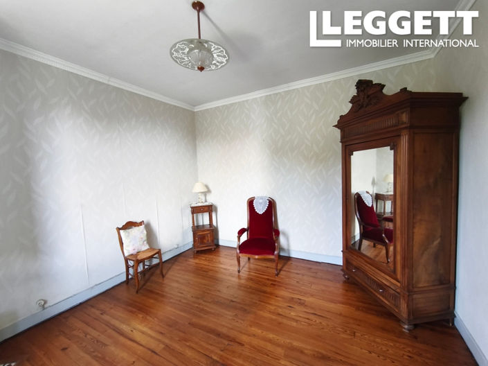 Image No.9-3 Bed House for sale